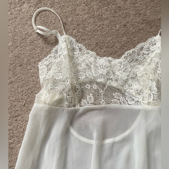 VICTORIA SECRET negligee - Picture 2 of 6